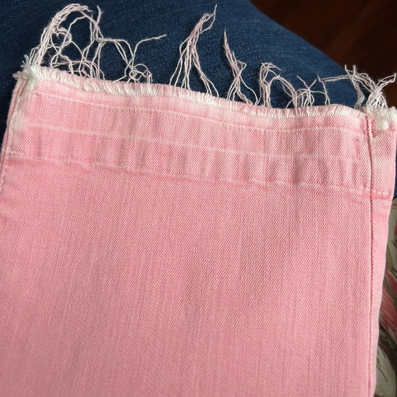 NYDJ pink capri pants size 6P. EUC - Picture 4 of 9